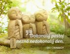 Nejv�t�� obr�zek v�robku kniha Magnet na lednici - Dokonal� postoj nezn� nedokonal� den. Chinmoy Sri
