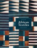 Nejv�t�� obr�zek v�robku African Textiles: Colour and Creativity Across a Continent Gillow John